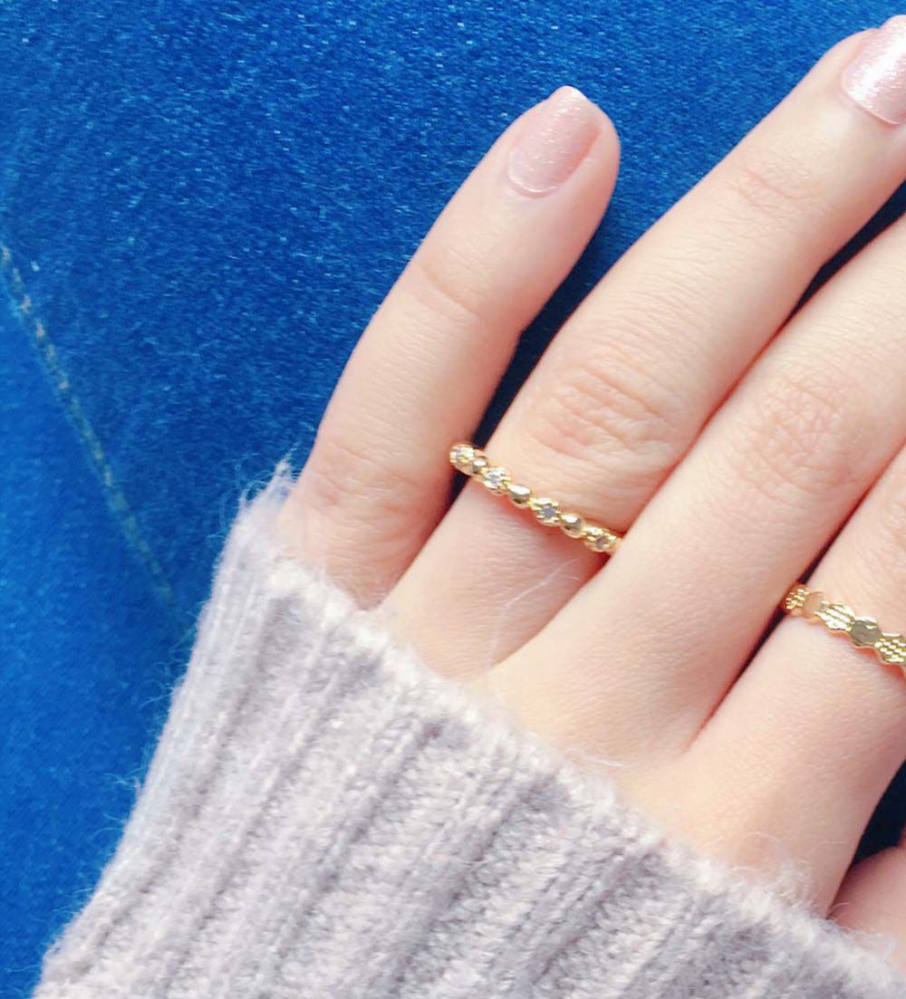 Anel Delicado Esferas com Zircônia Folheado a Ouro