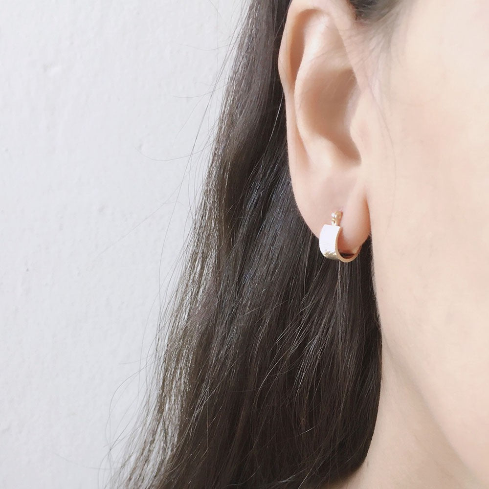 Argola Redonda Pequena Folheada