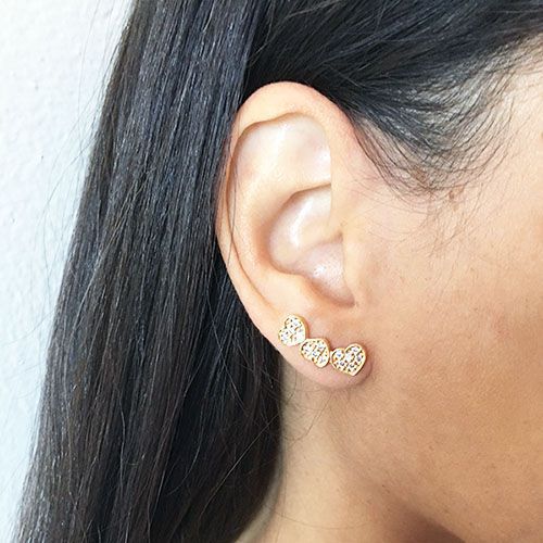 Brinco Ear Cuff Dourado Corações